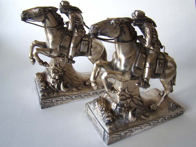 An EXTREMELY RARE pair of PONY EXPRESS bookends by Jennings Brothers circa 1940 — image 3